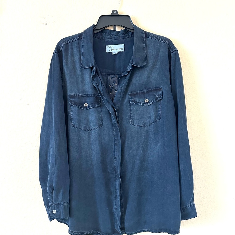 Vintage Havana navy top.